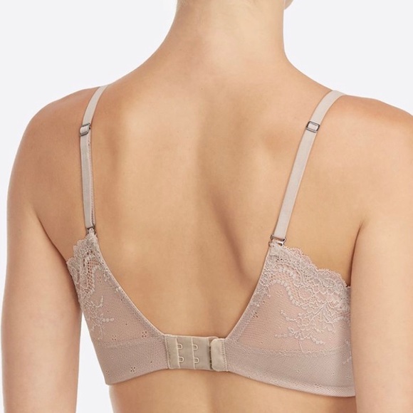 Spanx Undie-tectible Push-up Plunge - Picture 2 of 8